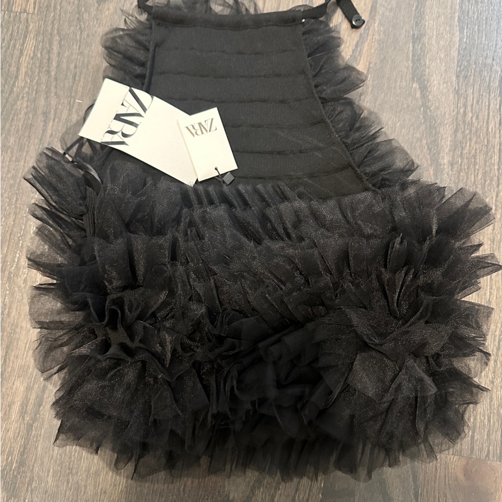 Small Zara Halter Top. Cute and fun too never worn.